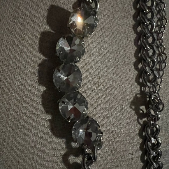 Elegant Silver Necklace with Clear Crystals - Picture 6 of 9